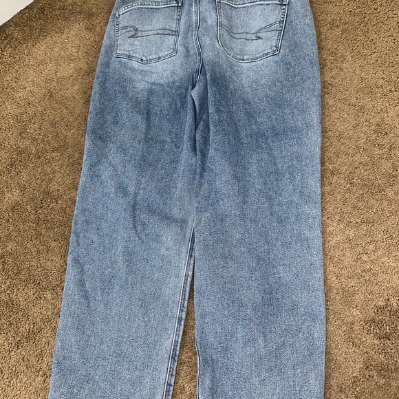 American Eagle Mom Straight Jean - Picture 3 of 4